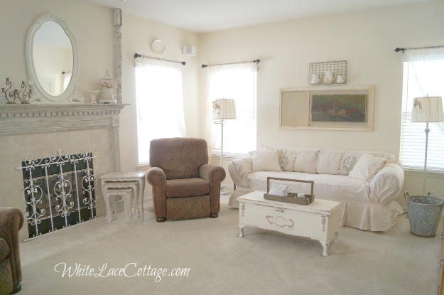 044farmhousefamilyroom