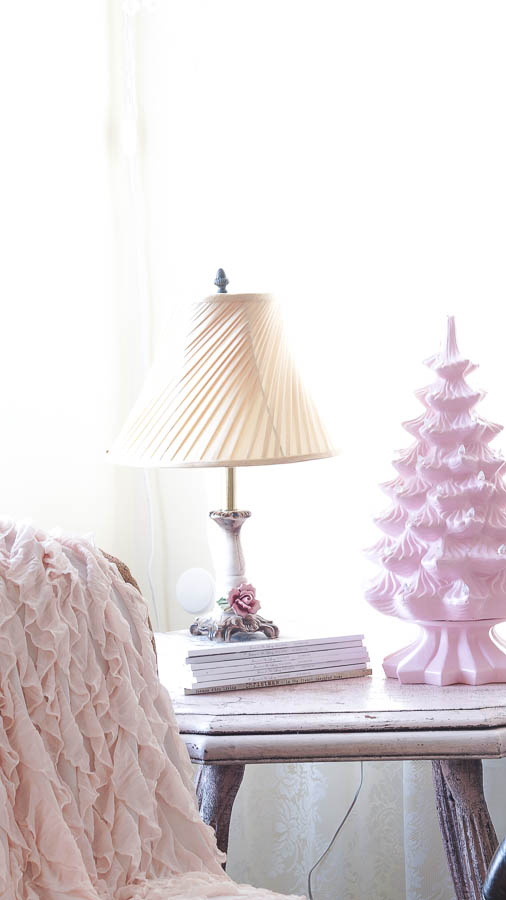 White Lace Cottage Christmas Home Tour-128