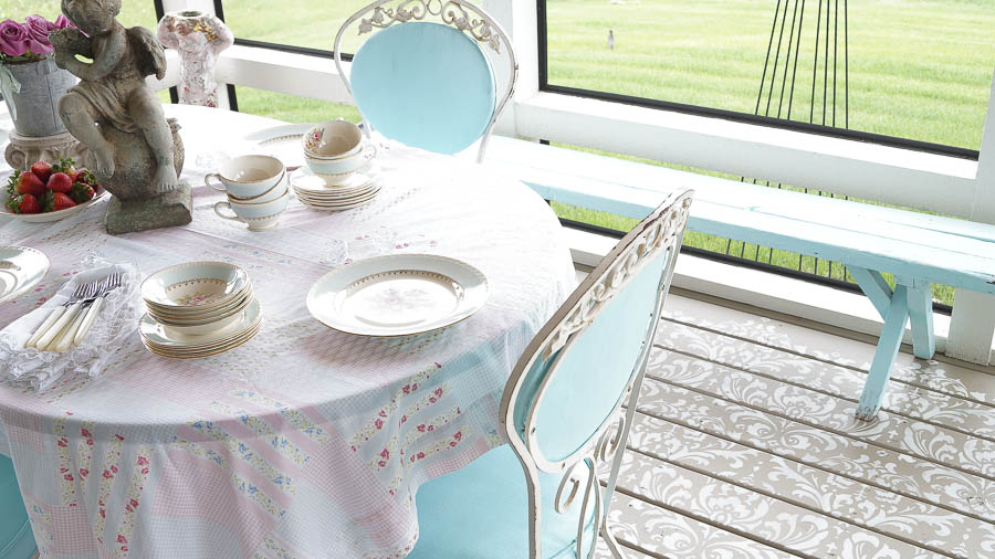 decorating a screened in porch white lace cottage (10 of 20)