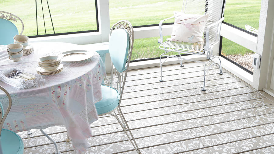 decorating a screened in porch white lace cottage (16 of 20)