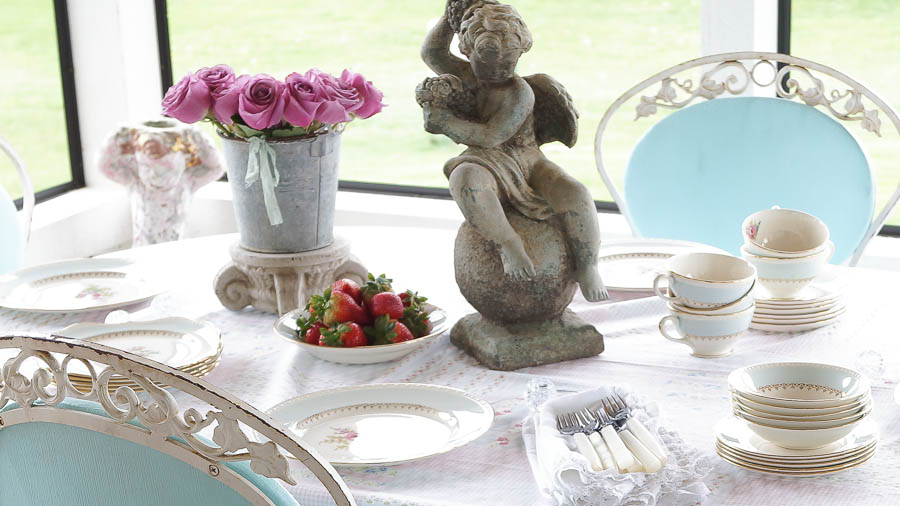 decorating a screened in porch white lace cottage (7 of 20)