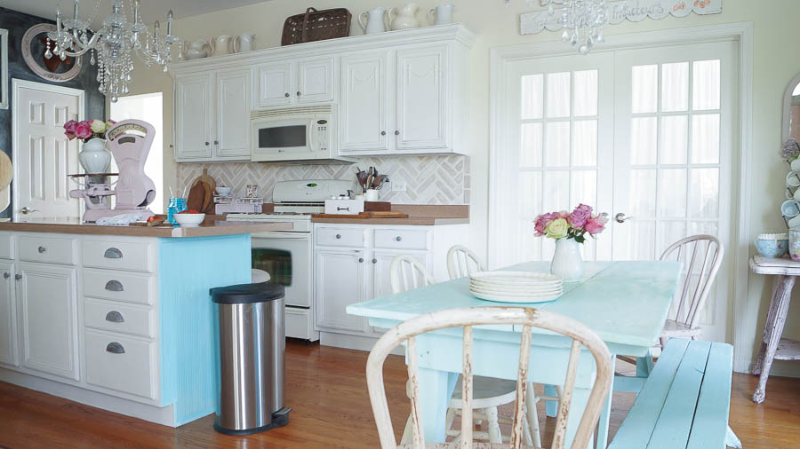 Painting Kitchen Cabinets Is Easy To Do With These Tips.