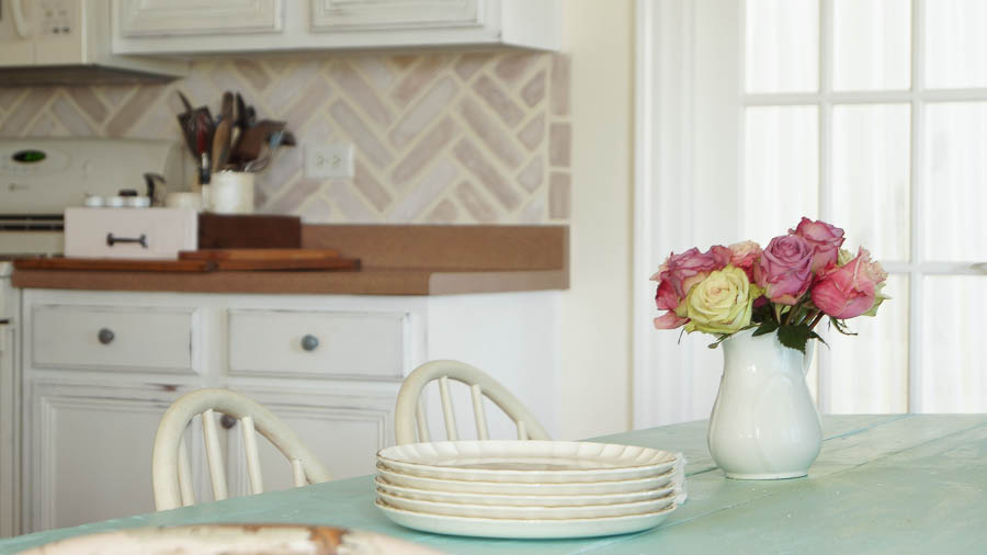 Simple Kitchen Backsplash Design