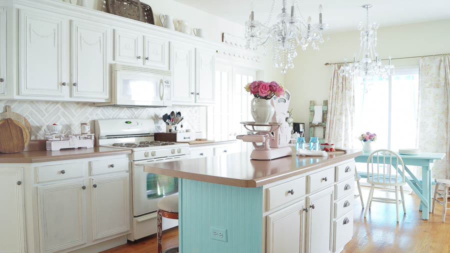 Painting Kitchen Cabinets Is Easy To Do With These Tips.