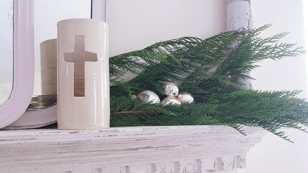 How To Decorate A Mantel For Christmas