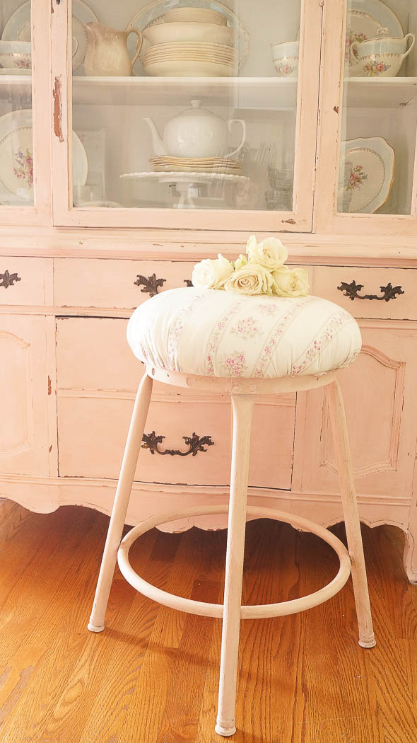 Here's a simple and cheap way of reupholstering a thrift shop stool. This cost me ZERO dollars to do!