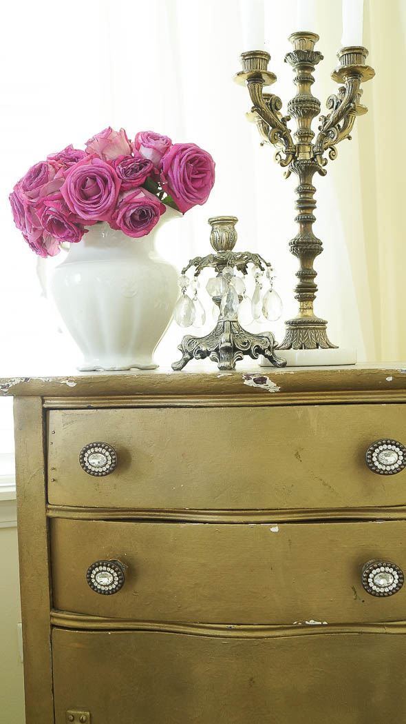 Home decor ideas using less is more.